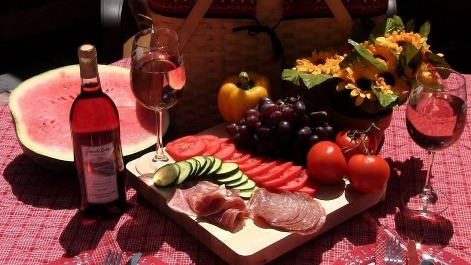 House, 1 Bedroom | Food and drink
