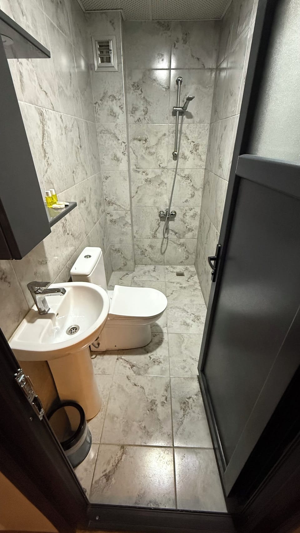 Standard Room, City View | Bathroom