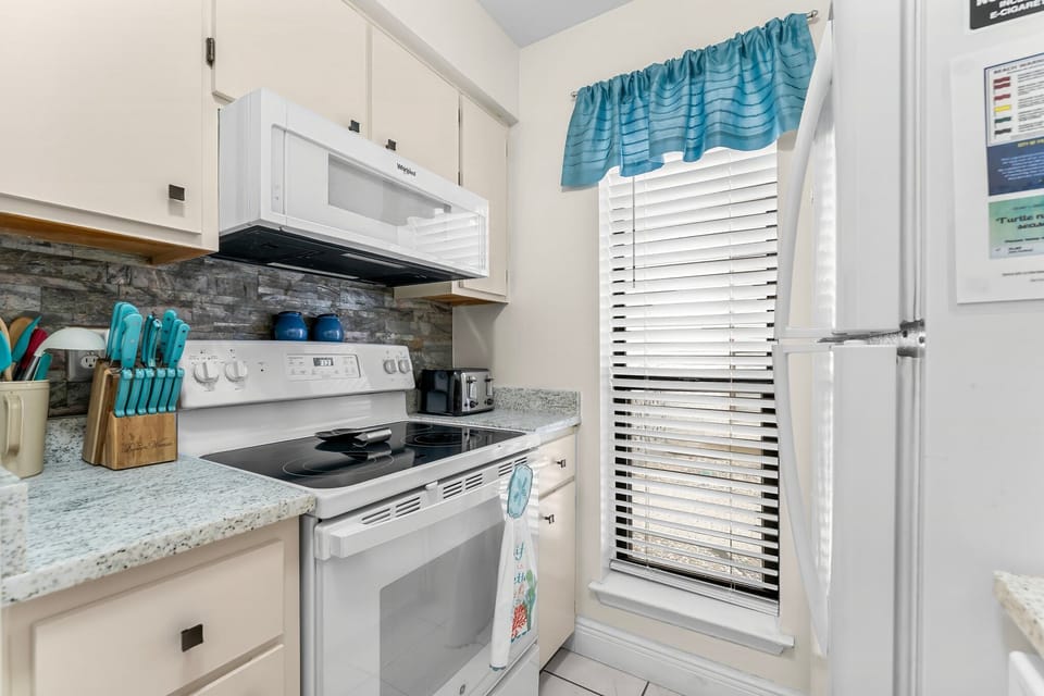 10-17614 Front Beach Rd D1-16