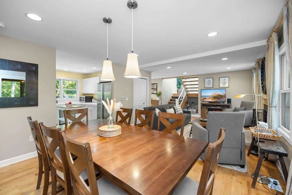 The heart of the home, ready for laughter, meals, and a few too many desserts!