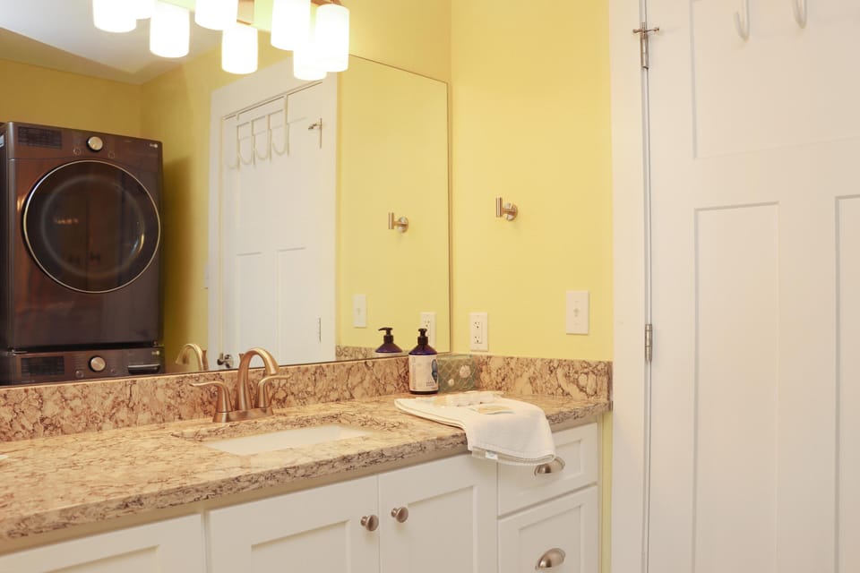 House, Multiple Beds (Sea Cliff A5 - Sunset Shores) | Interior