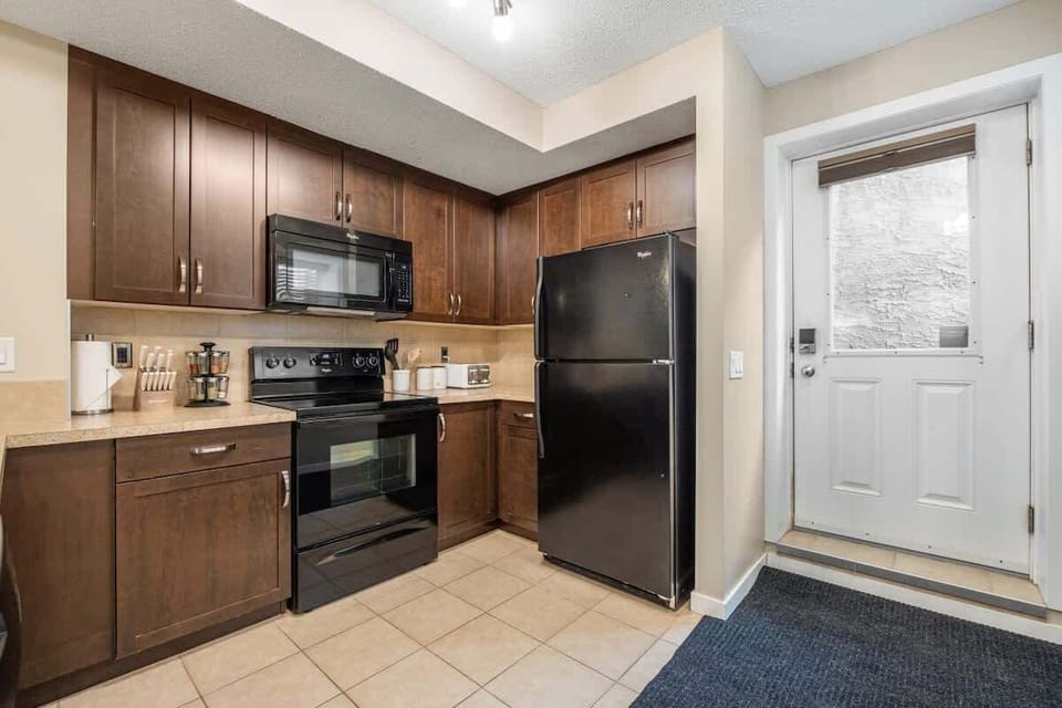 While small and mighty, the lower unit punches above its weight with the ability to host a larger family gathering.