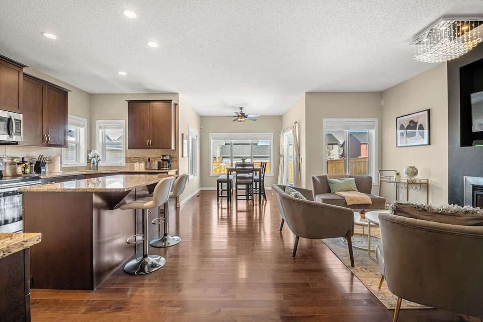 This Upper Suite is bright, open and well outfitted for the family to come together