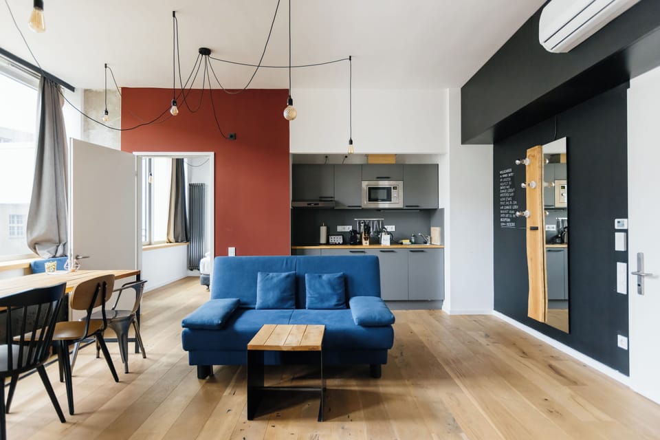 Apartment, 2 Bedrooms | Hypo-allergenic bedding, in-room safe, laptop workspace, soundproofing