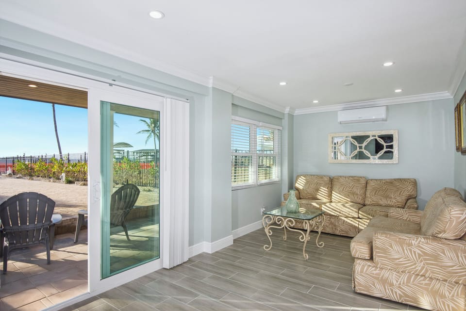 Sitting area with lanai view