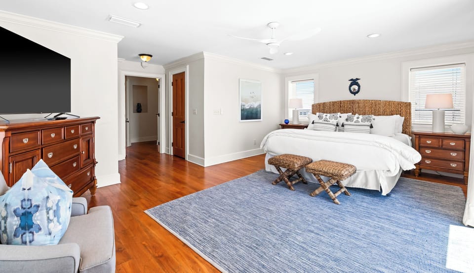 5th Floor King Suite 2