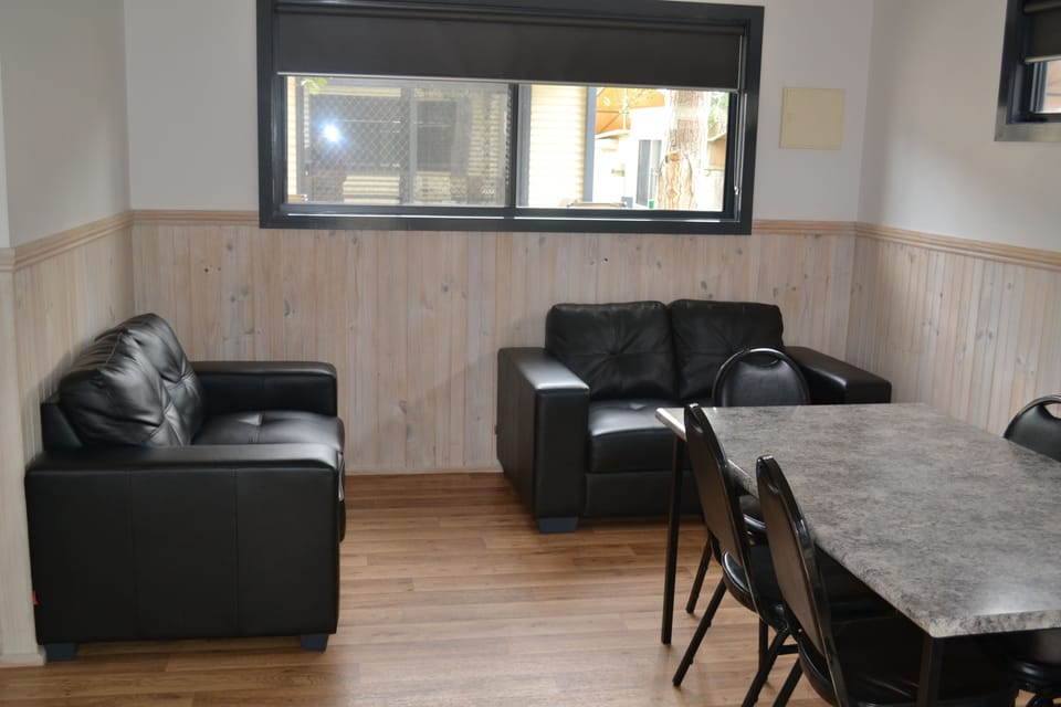 Cabin, 2 Bedrooms, Kitchen, Garden View | Living room | Flat-screen TV