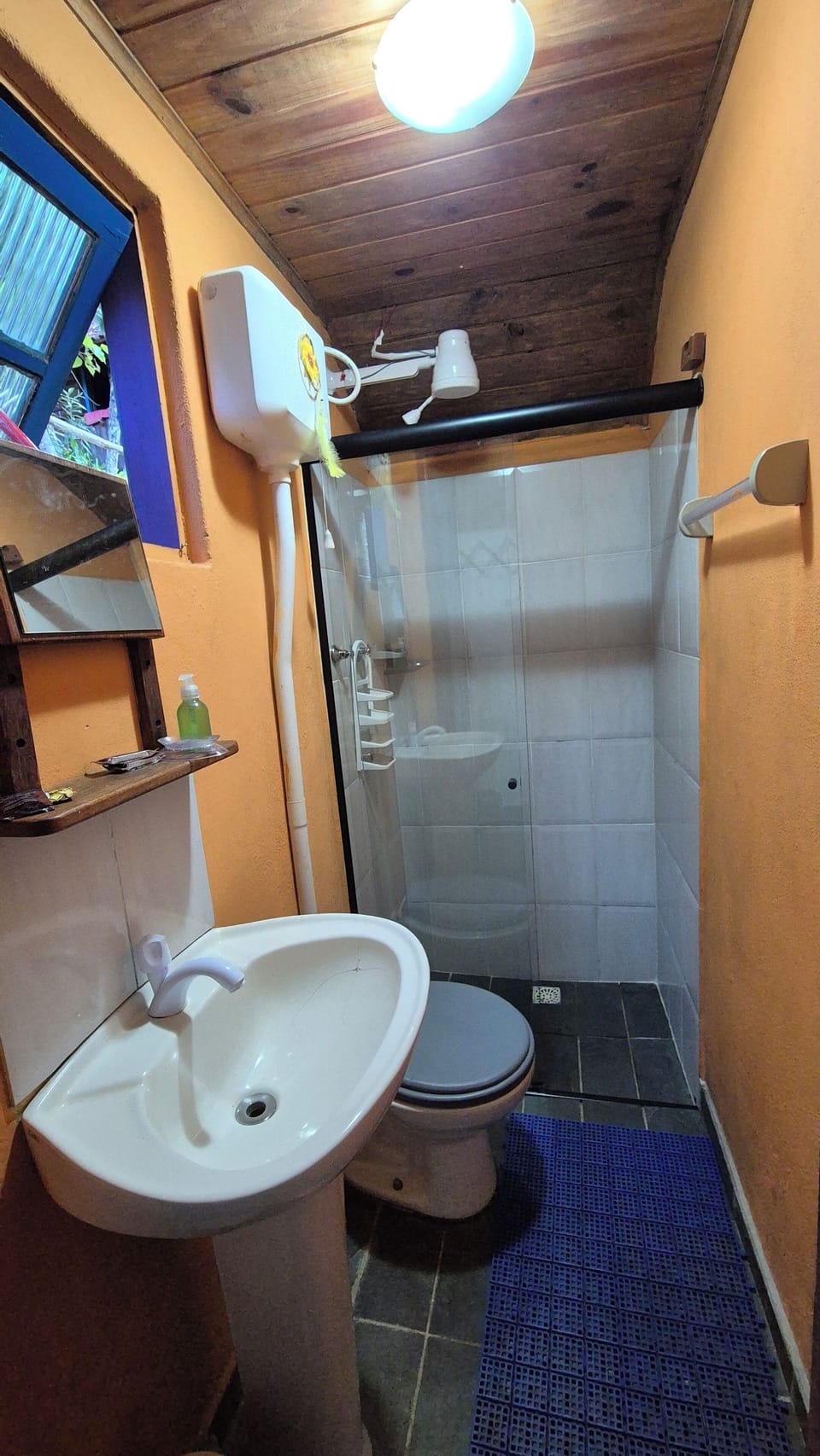 Standard Chalet, Courtyard View | Bathroom | Shower, towels, soap, shampoo