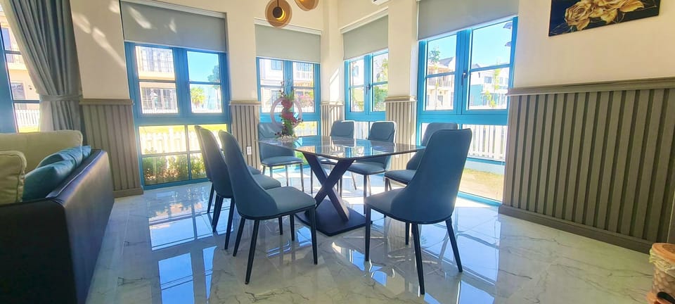 Deluxe Villa, Balcony, Garden View | Living area