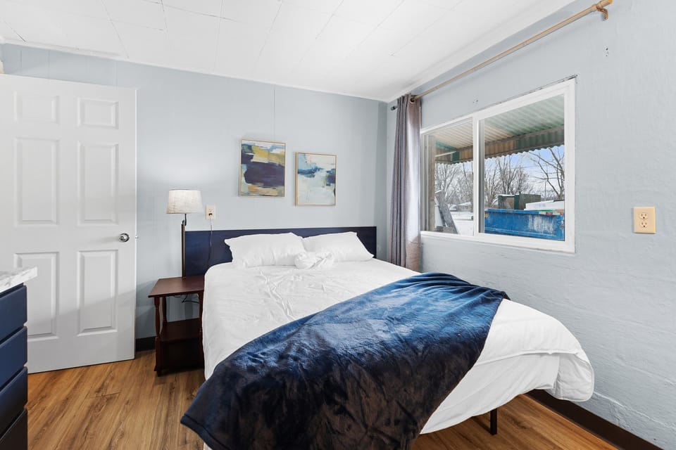 Comfort Double Room | Laptop workspace, free WiFi