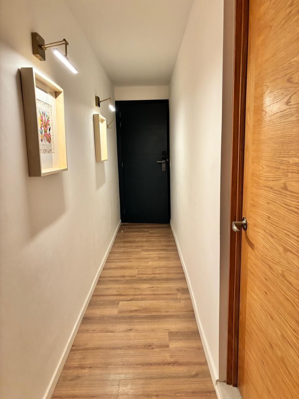 Junior Apartment | Living area | Flat-screen TV