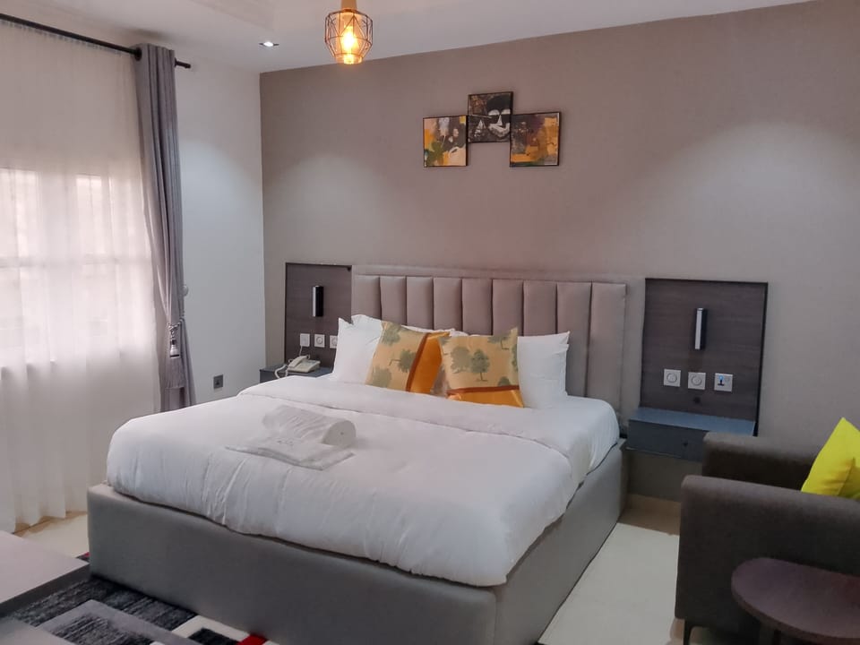 Executive Single Room, Private Bathroom, River View | Desk, laptop workspace, free WiFi, bed sheets