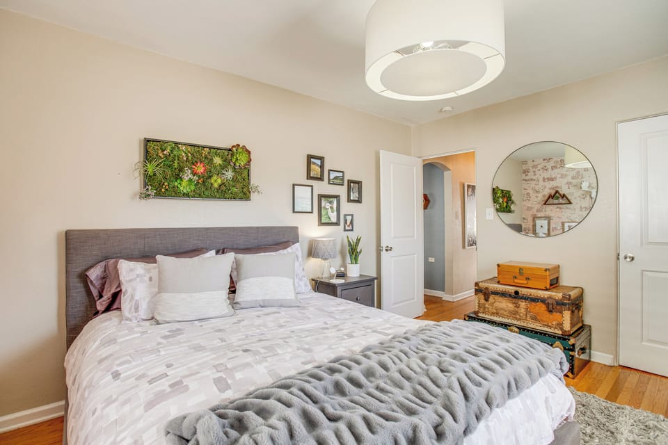 Bedroom 1 | Main Level | Queen Bed | Smart TV