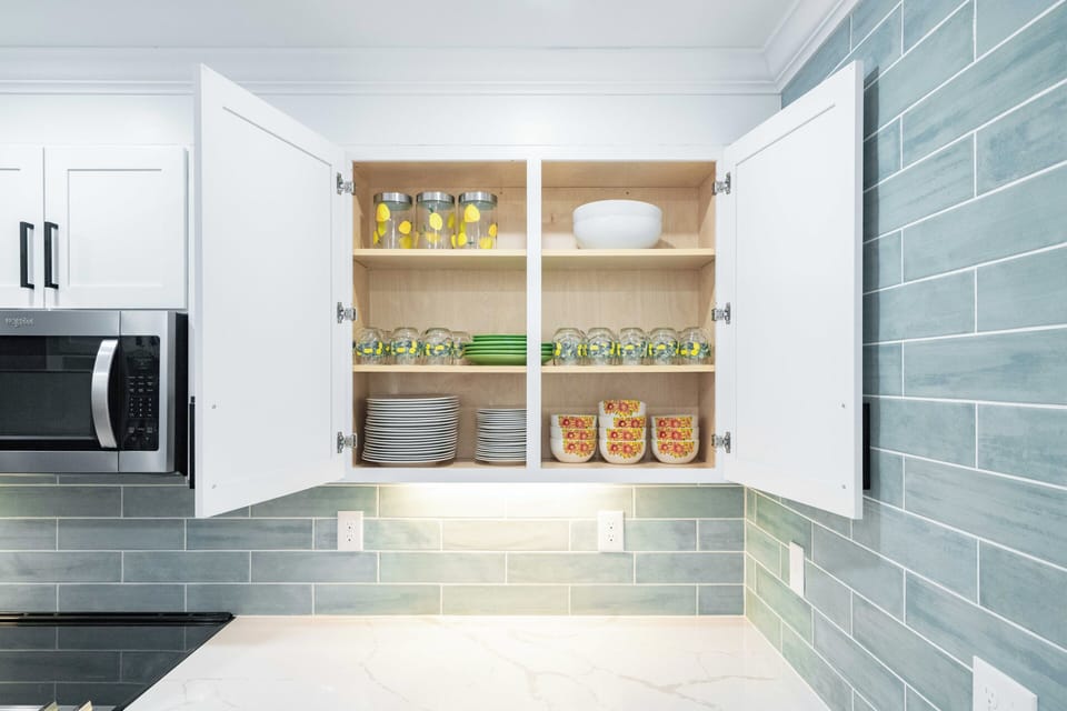 House | Private kitchen | Fridge, microwave, oven, stovetop