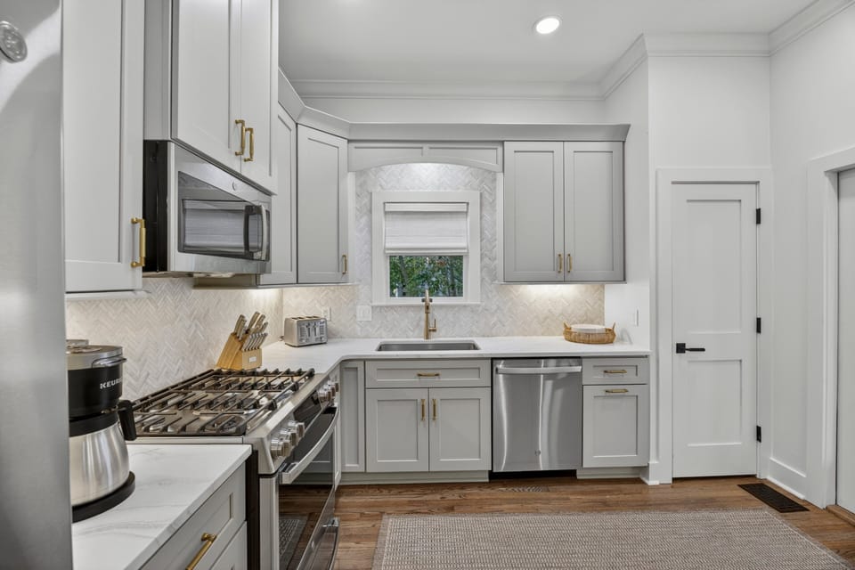 Fully Equipped Chef's Kitchen