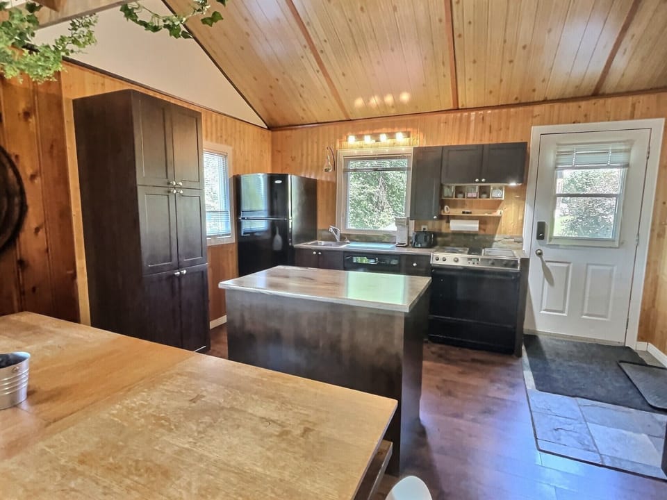 Cuisine entièrement équipée. Chalet Zenitude 2, St-André-Avellin/Lac-Simonet