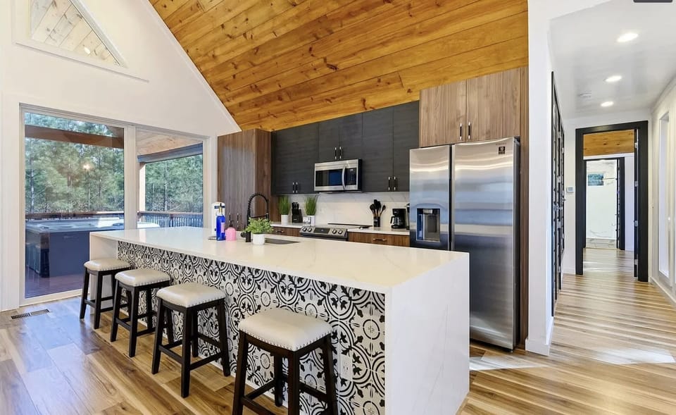 Cabin, Multiple Beds, Hot Tub, Garden View (Harvest Moon Lodge) | Private kitchen | Fridge, microwave, oven, stovetop