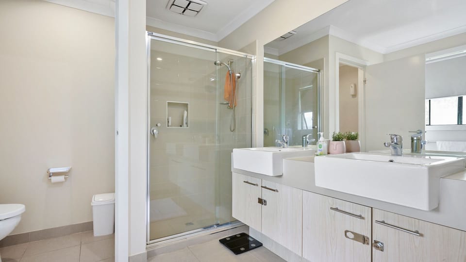 Bathroom 2 with toilet and shower