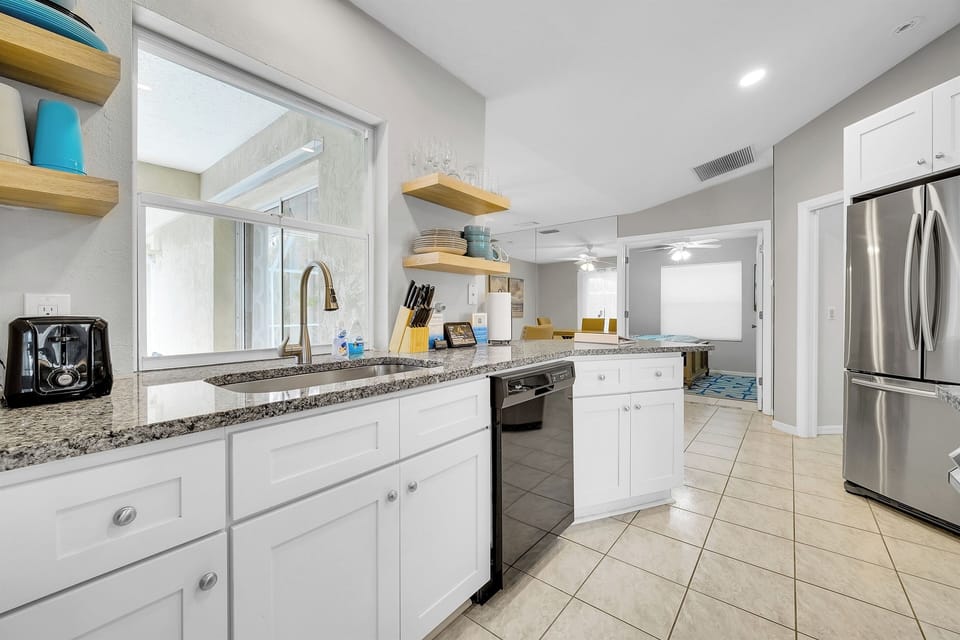Fully equipped kitchen