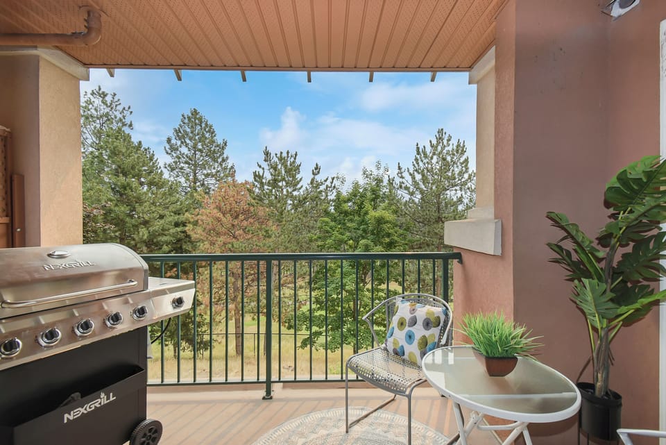 Relaxing Patio (1)
