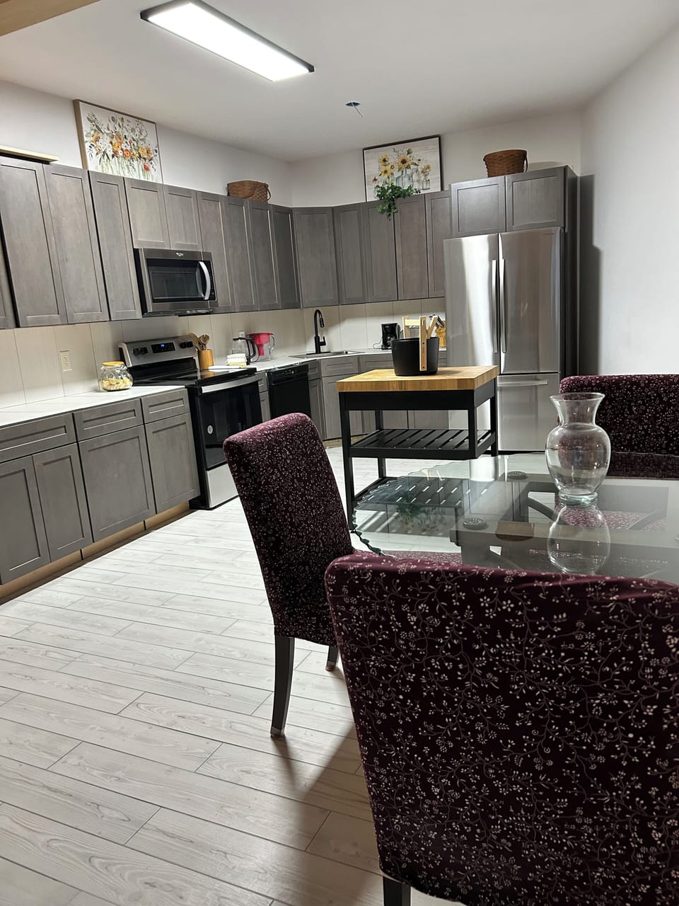 lg fully stocked kitchen 