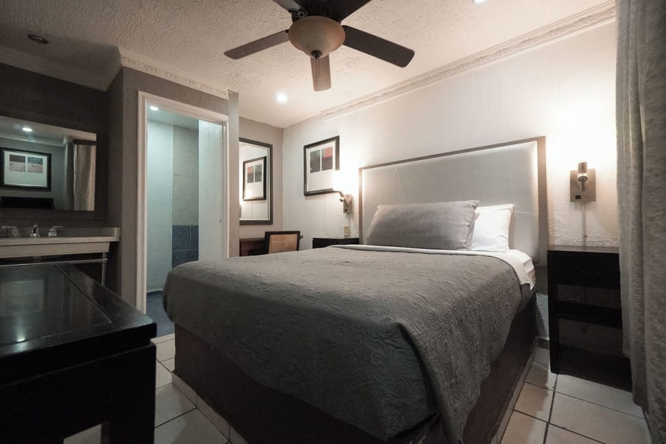 Basic Room | In-room safe, desk, blackout drapes, free WiFi