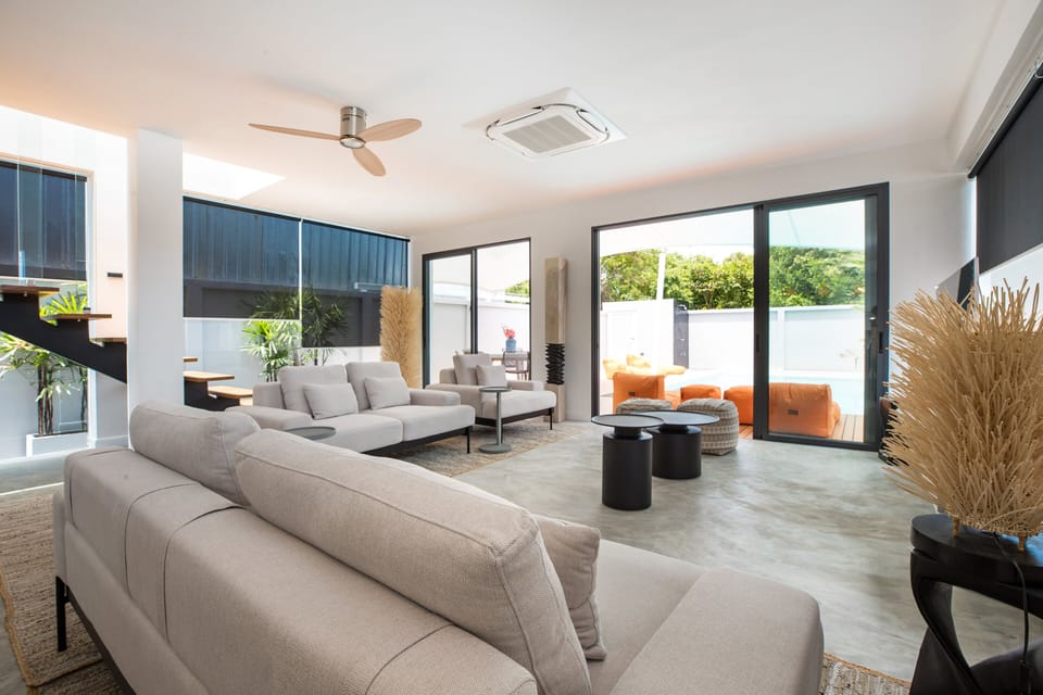 Exclusive Villa, 5 Bedrooms, Pool View | Living area