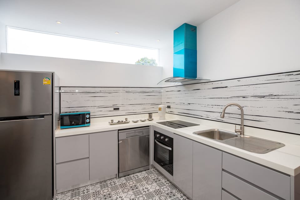 Exclusive Villa, 5 Bedrooms, Pool View | Private kitchen
