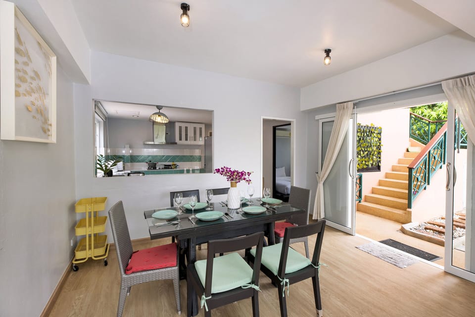 Family Villa, 3 Bedrooms, Patio, Garden View | In-room dining