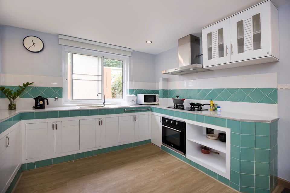 Family Villa, 3 Bedrooms, Patio, Garden View | Private kitchen | Electric kettle, toaster