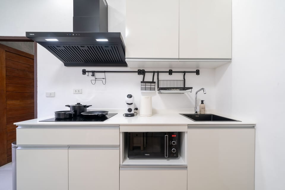 Signature Villa, 2 Bedrooms, Pool View | Private kitchen | Electric kettle