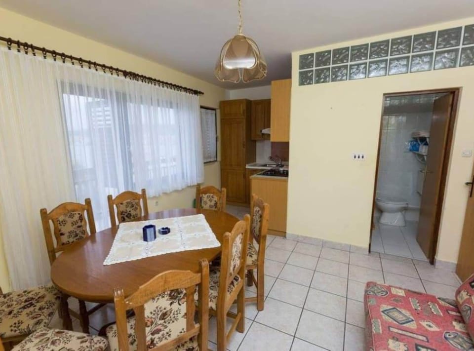 Apartment (Four Bedroom Apartment) | Dining room