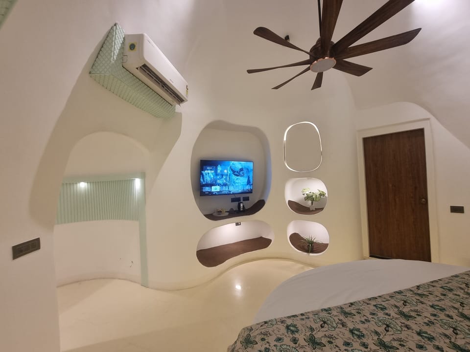 Executive Suite | Egyptian cotton sheets, premium bedding, Select Comfort beds