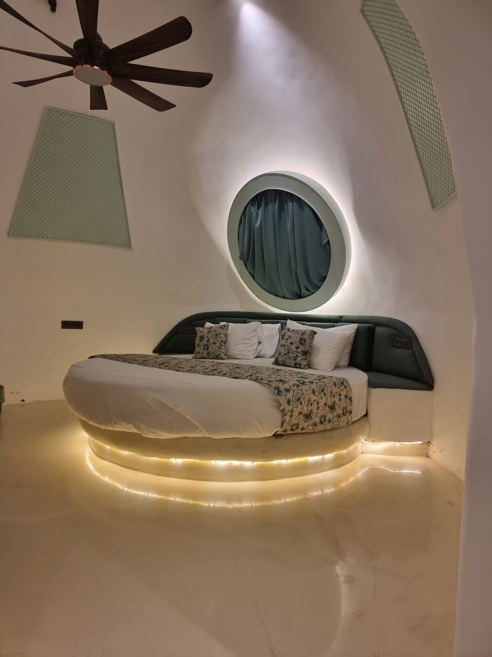 Executive Suite | Egyptian cotton sheets, premium bedding, Select Comfort beds