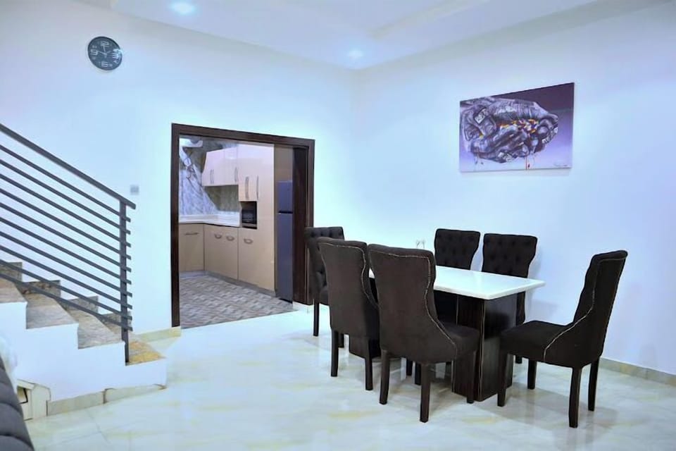 Family Apartment, Balcony, City View | Dining room
