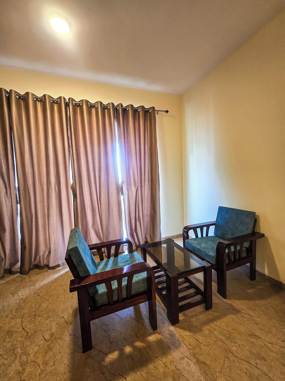 Deluxe Double Room | Living area | TV
