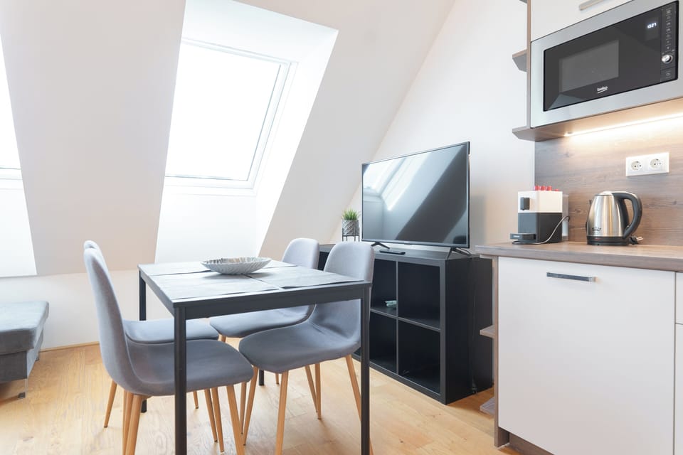 Royal Quadruple Room, Balcony | Private kitchen | Mini-fridge, microwave, stovetop, coffee/tea maker