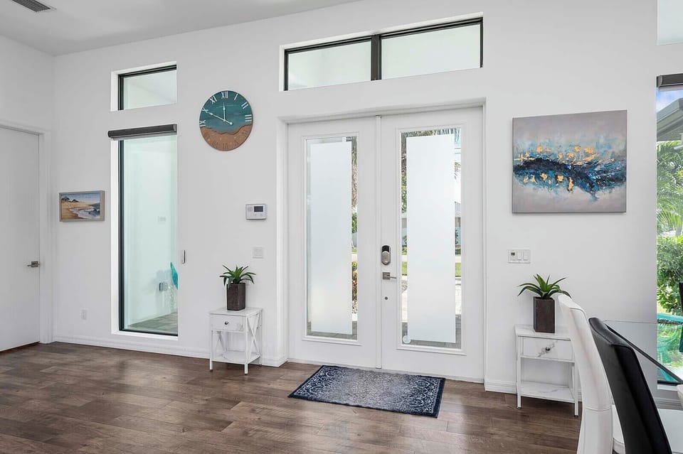 Foyer of Del Del with Double Glass Doors