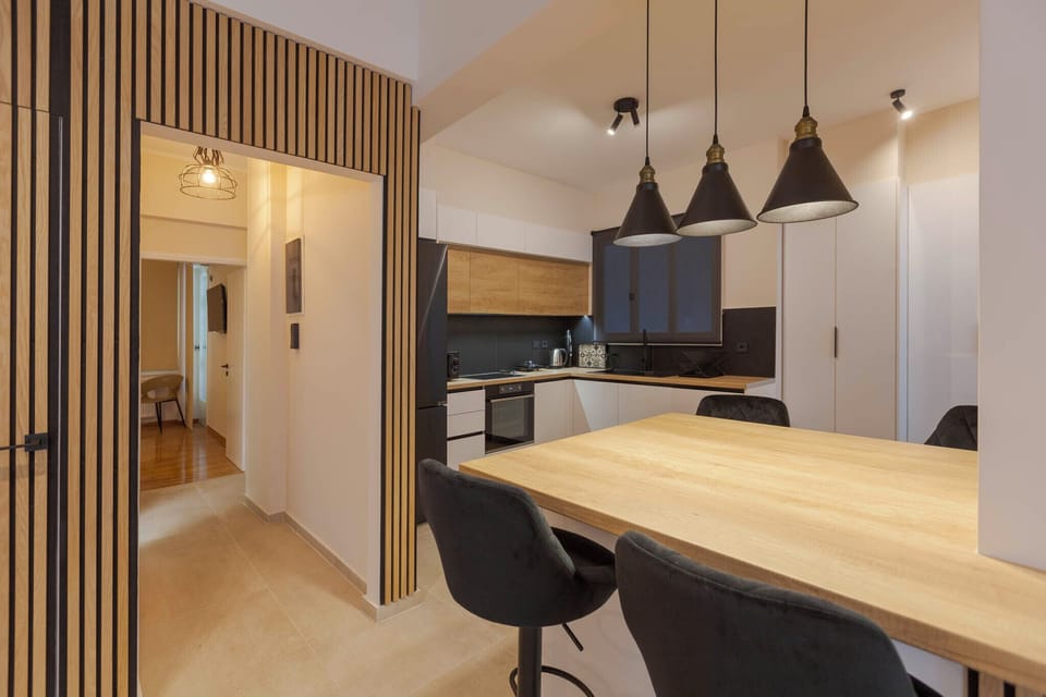 Luxury Apartment, Balcony, City View | Private kitchen | Toaster