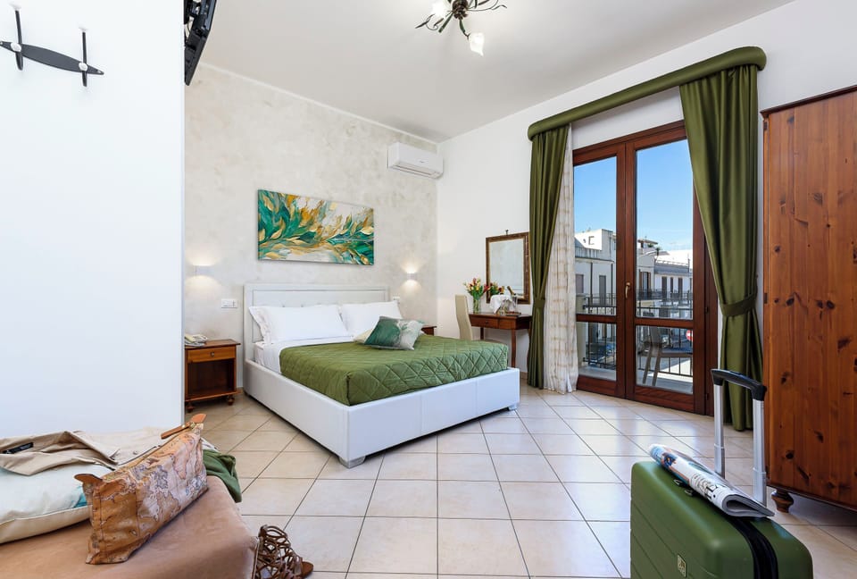 Double Room, Balcony, City View | In-room safe, desk, blackout drapes, soundproofing