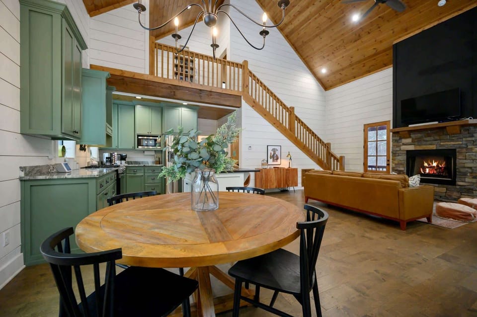 Cabin, Multiple Beds, Hot Tub, Garden View (Once Upon a Pine) | Dining