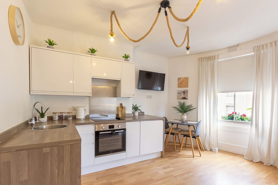 Kitchen (1)