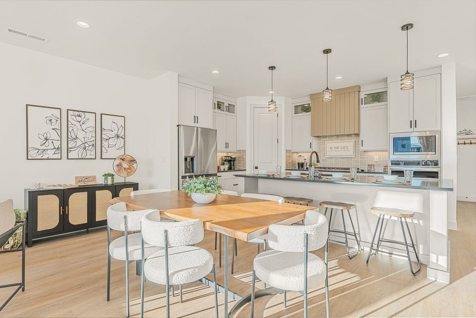 Townhome, 4 Bedrooms | Dining