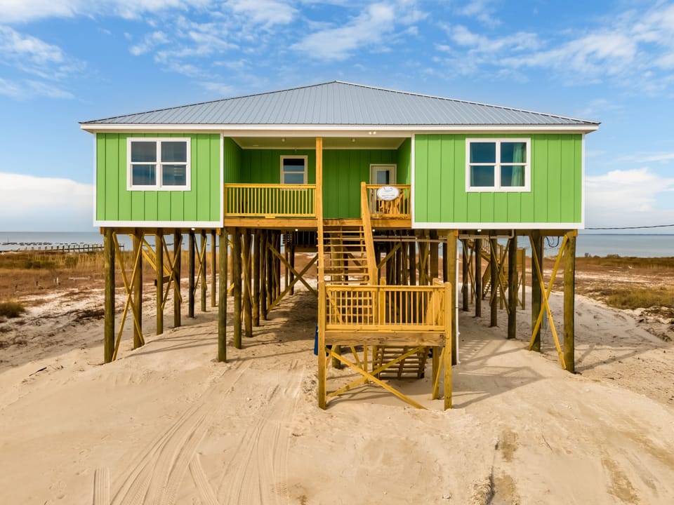 House, 5 Bedrooms | Exterior