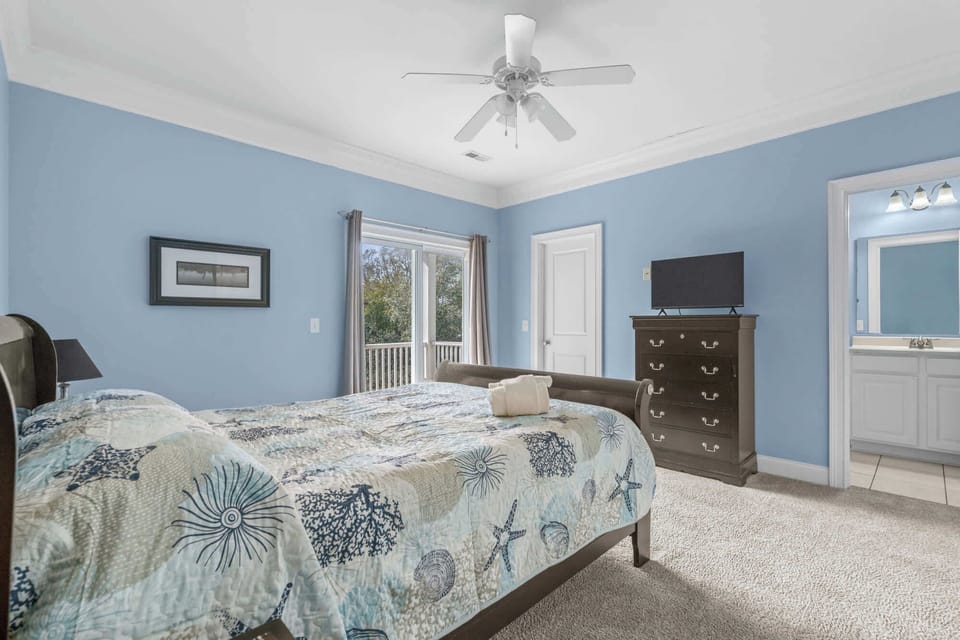 Bedroom 2 w/Queen and Private Balcony