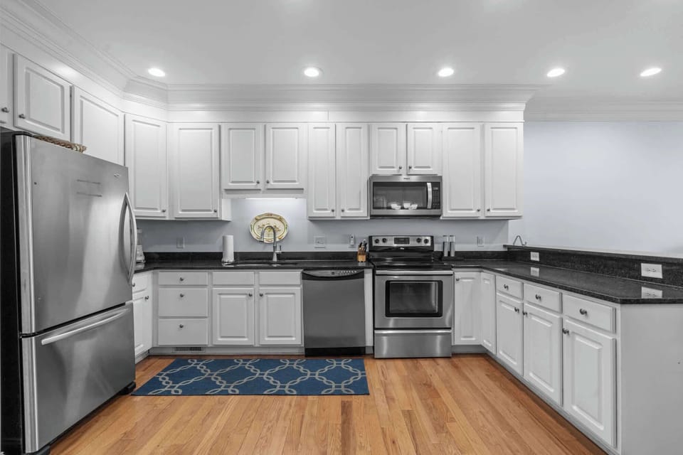 Spacious Kitchen 