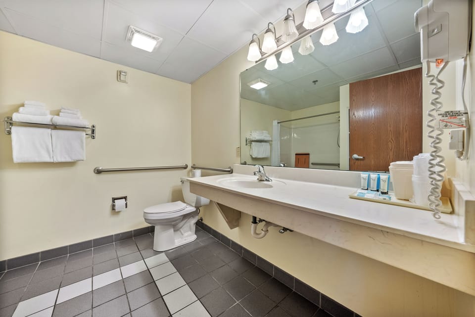 Accessible 2 Queen Guest Room