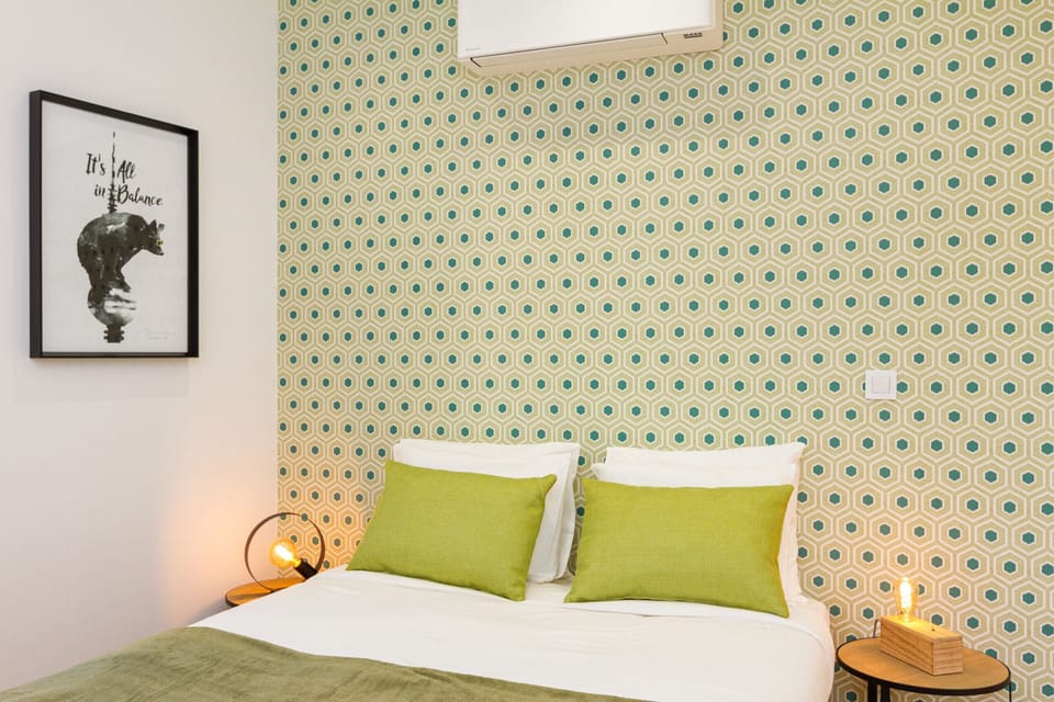 2 bedrooms, bed sheets
