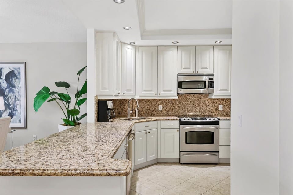 Seaplace M2-407 by FVC - Kitchen