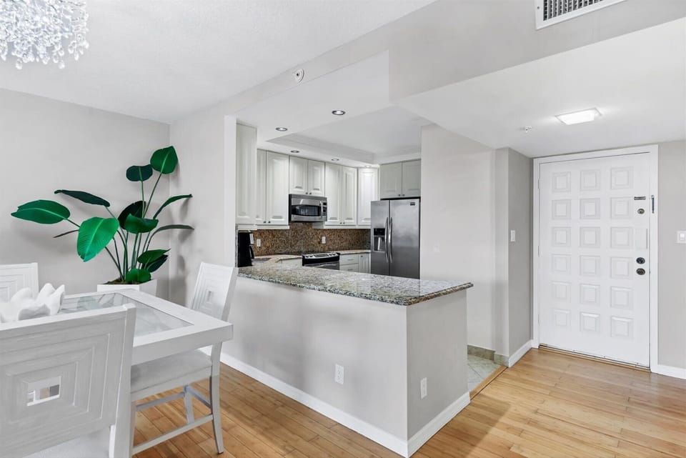 Seaplace M2-407 by FVC - Kitchen